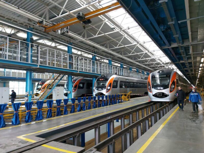 Hyundai потяг