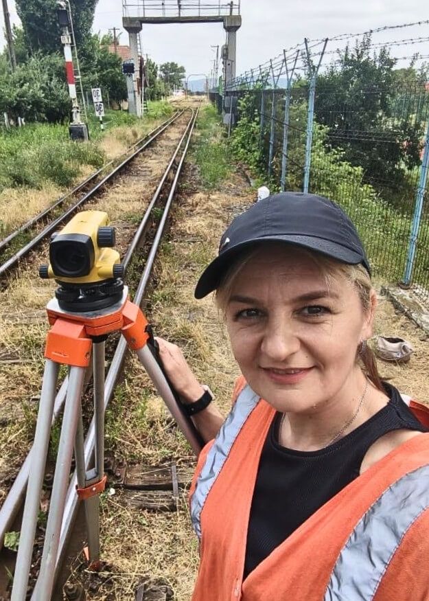 Команда УДУНТ на мосту в Унгенах Українські науковці УДУНТ під час обстеження залізничного мосту Ейфеля через Прут в Унгенах